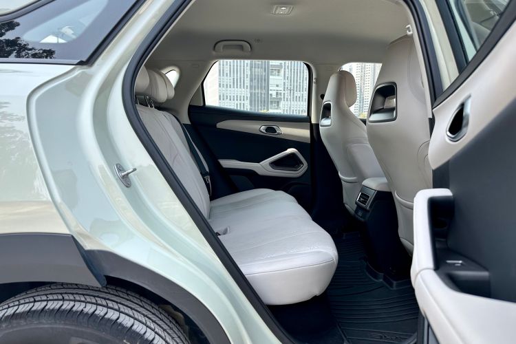 BYD YuanUP 2025 #19 BYD YuanUP 2025 car image #19