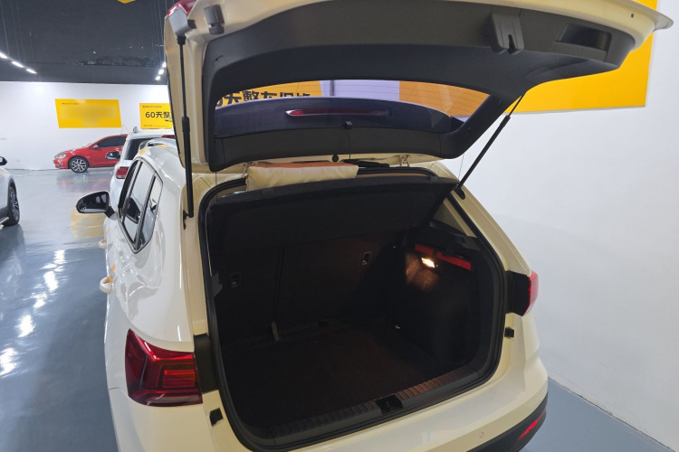 Volkswagen Tharu 2020 car image #19
