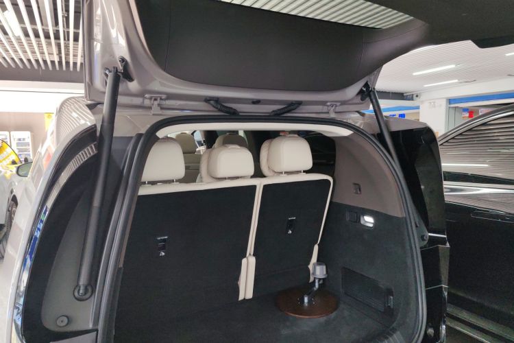 理想汽车 理想MEGA 2025 汽车图片 #19