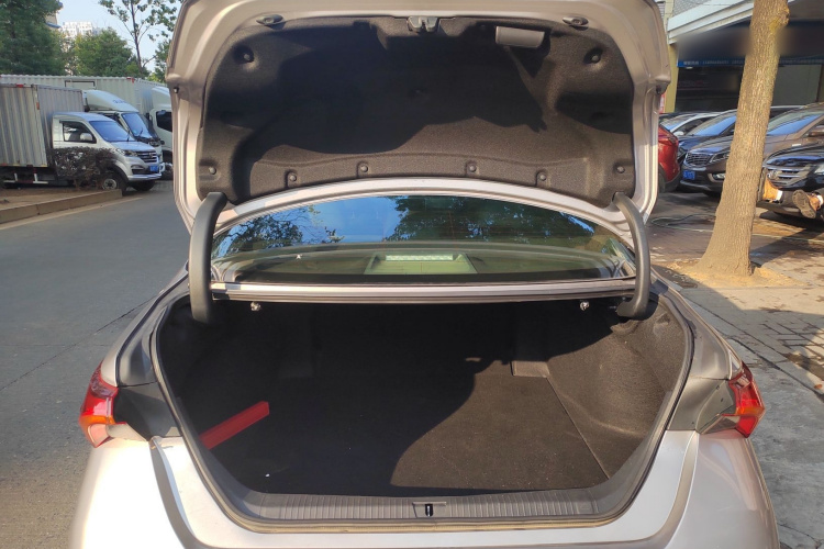 Toyota Avalon 2019 car image #19