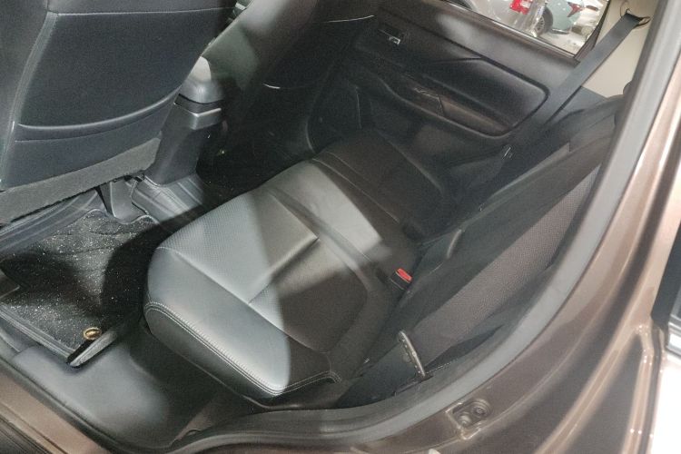 劳斯莱斯 欧蓝德 2017 汽车图片 #19