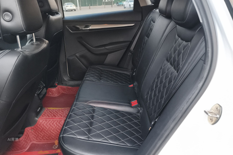 Skoda Karoq 2021 изображение автомобиля #19