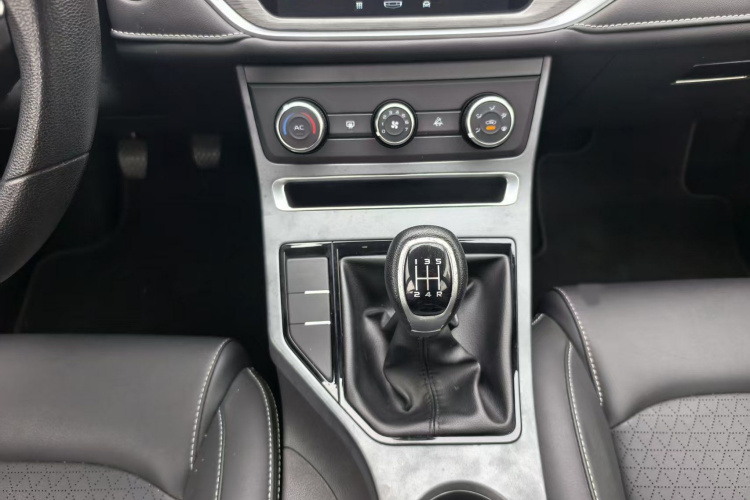GEELY Emgrand 2021 car image #19