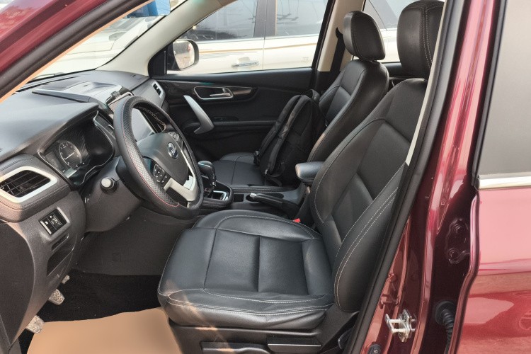 SWM X7 2018 #19 SWM X7 2018 صورة سيارة #19