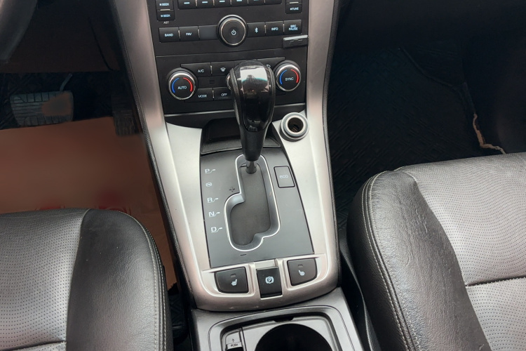 Chevrolet Captiva 2017 image de voiture #19