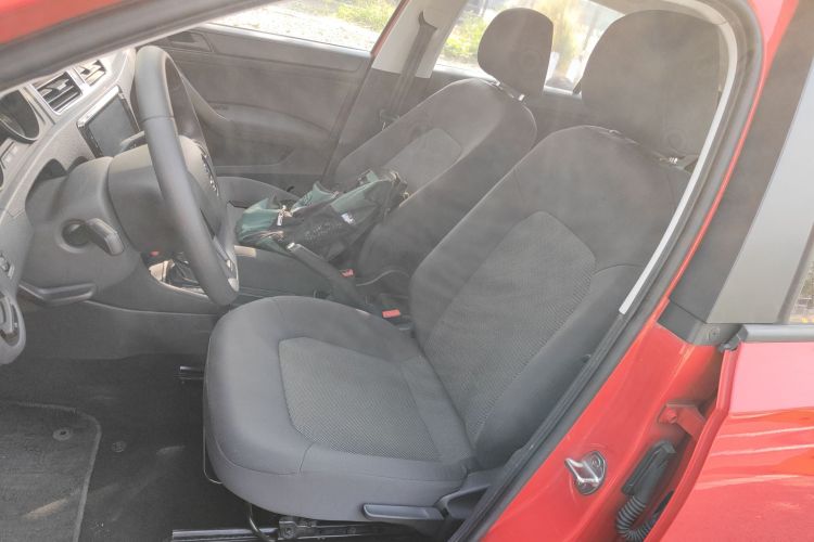 Skoda Rapid Spaceback 2018 car image #19