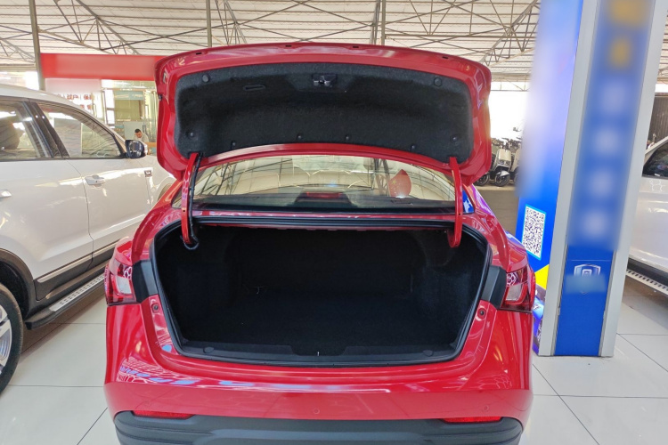 MG GT 2017 car image #19