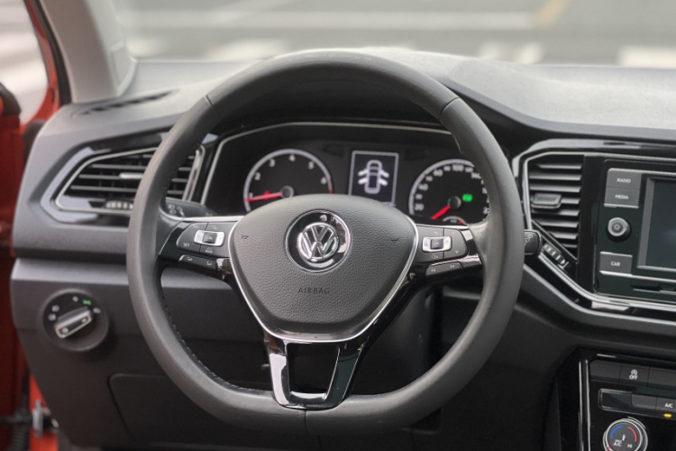 T-Roc 2018 car image #19