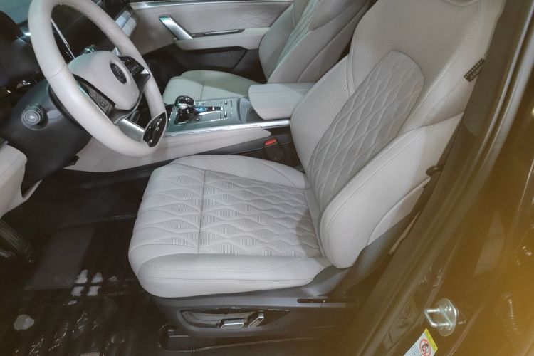 BYD Tang New Energy 2023 #19 BYD Tang New Energy 2023 car image #19