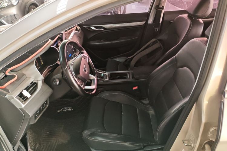 GEELY Emgrand 2019 car image #19