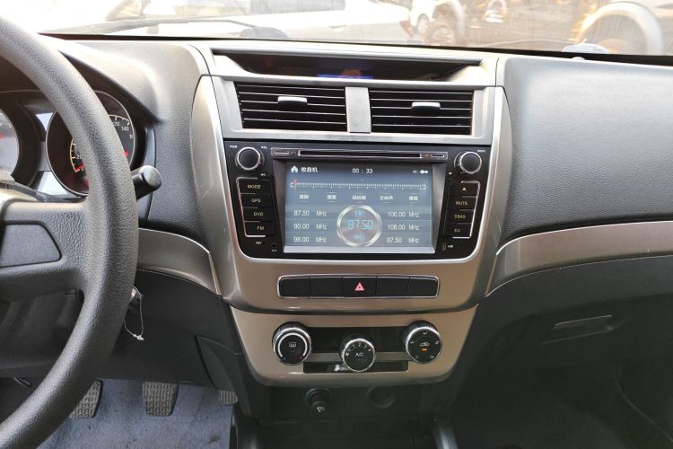 GEELY GX7 2015 #19 GEELY GX7 2015 car image #19