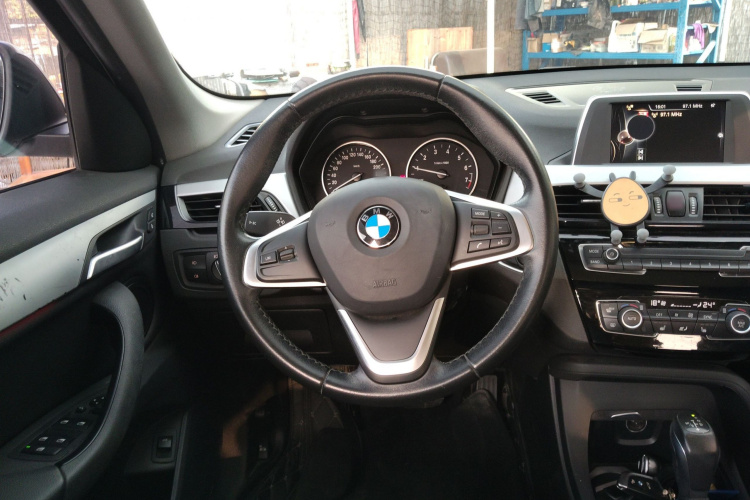 BMW X1 2017 #19 BMW X1 2017 car image #19