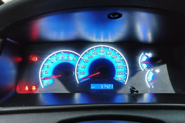 BYD F3 2019 car image #19