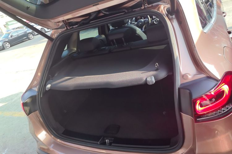 Mercedes-Benz EQA Class 2023 صورة سيارة #19