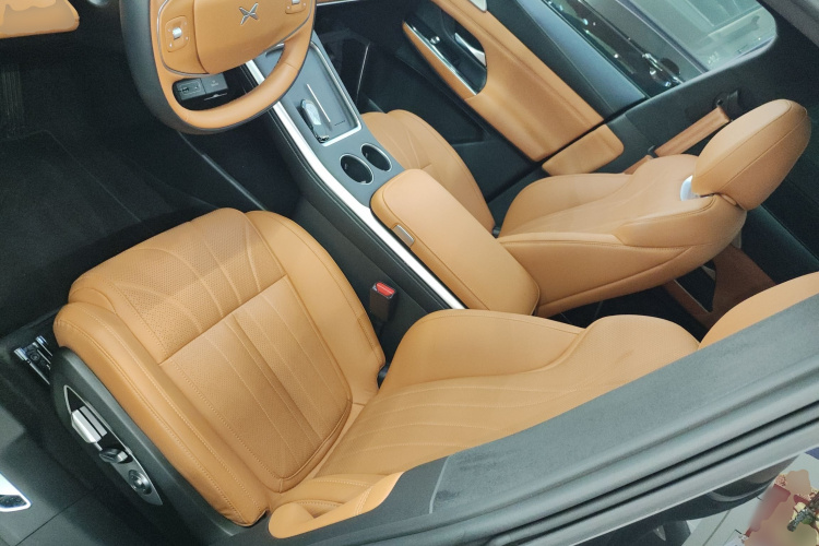 Xpeng G9 2025 immagine di auto #19