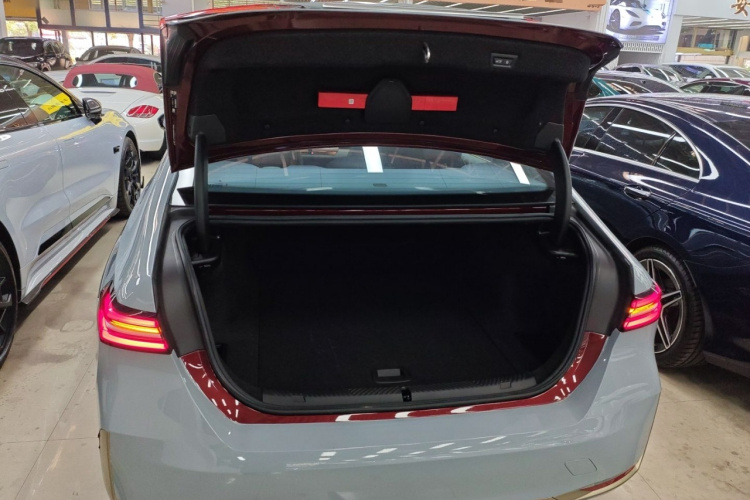 BMW i5 2024 immagine di auto #19