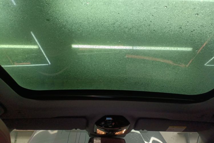 BMW i5 2024 car image #19