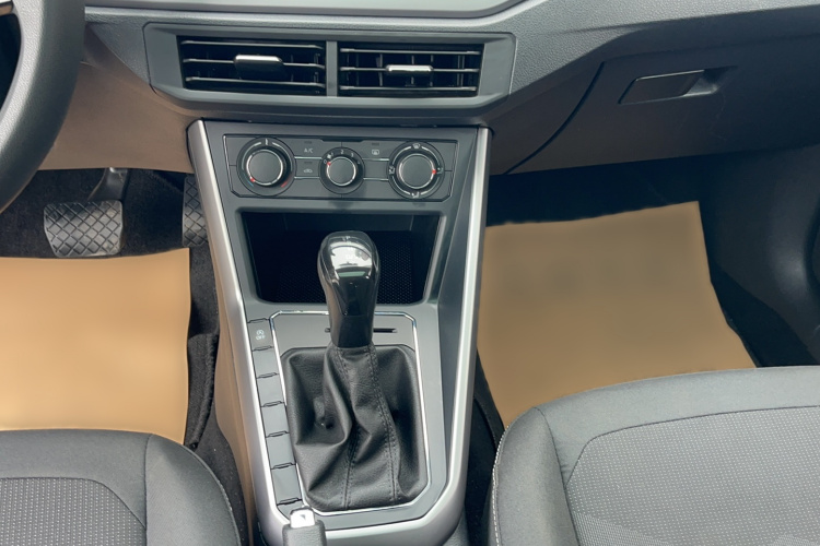 Volkswagen Polo 2019 car image #19