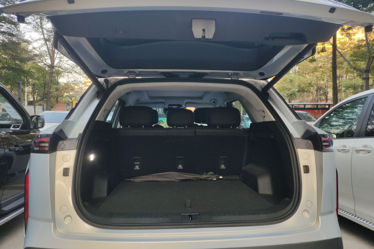 Exploration 06 C-DM 2024 car image #19