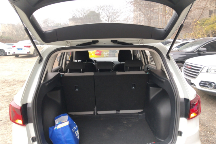 VS5 2019 car image #19