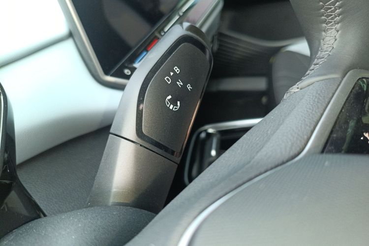 Volkswagen ID.4 X 2025 car image #19