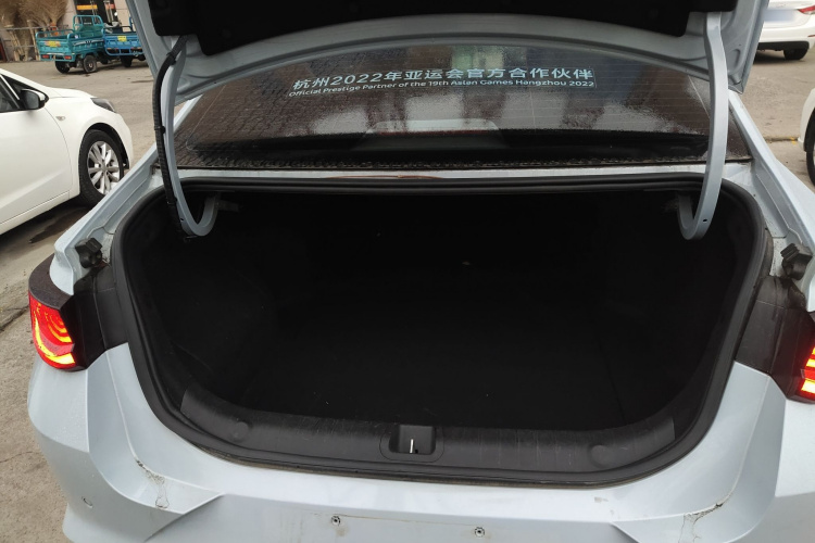 GEELY Emgrand L HiP 2023 immagine di auto #19