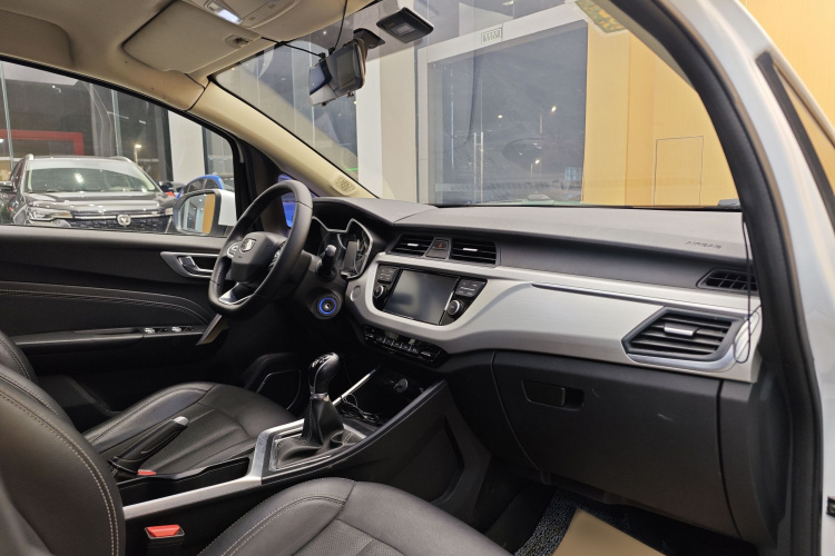 Vision X3 2019 car image #19