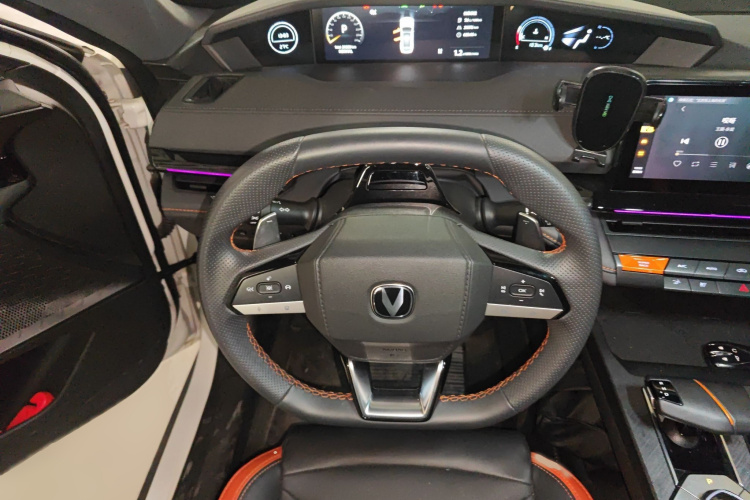 Changan UNI-V 2023 car image #19