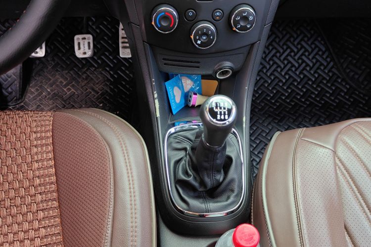 Chevrolet Tracker 2015 car image #19