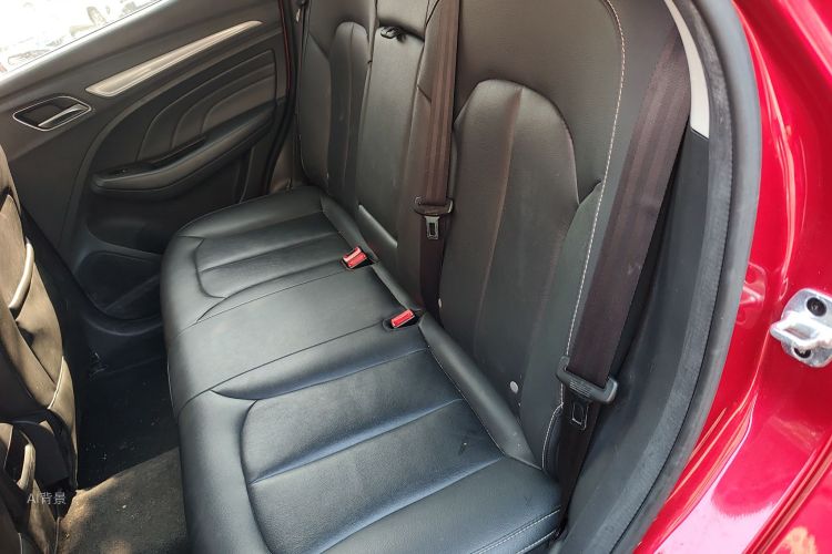 Roewe RX3 2019 изображение автомобиля #19