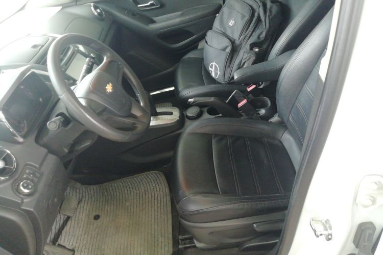 Chevrolet Tracker 2015 immagine di auto #19