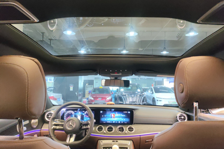 Mercedes-Benz E Class New Energy 2022 car image #19