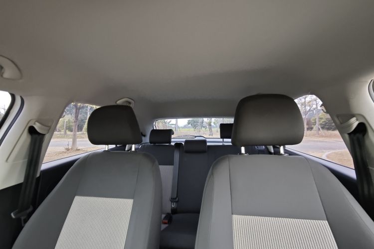 Polo 2016 car image #19
