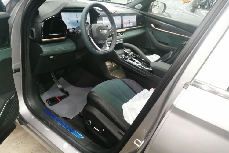 GEELY 2025 #19 GEELY 2025 car image #19