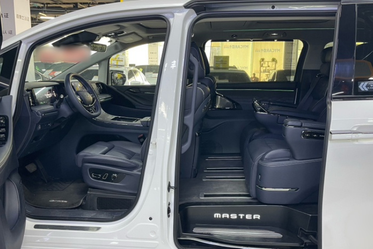 GAC Trumpchi Xiangwang M8 car image #19