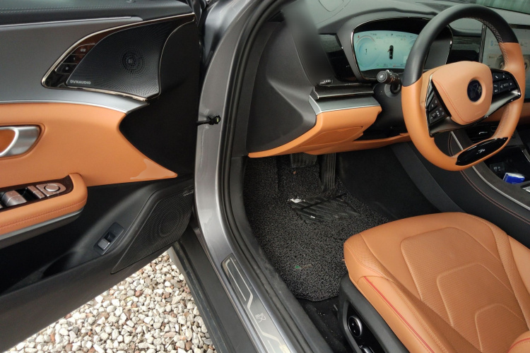 BYD Han 2023 car image #19