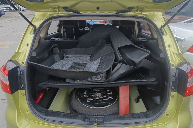 Suzuki S-Cross 2014 صورة سيارة #19