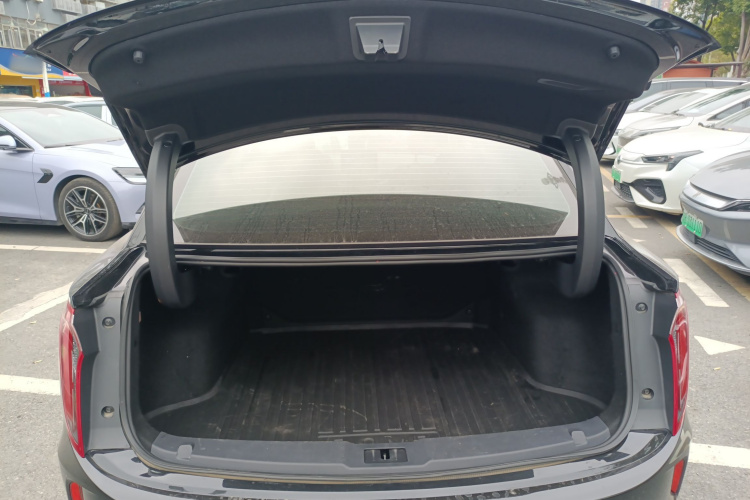 HongQi E-QM5 2024 #19 HongQi E-QM5 2024 car image #19