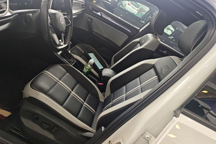 T-Roc 2023 car image #19