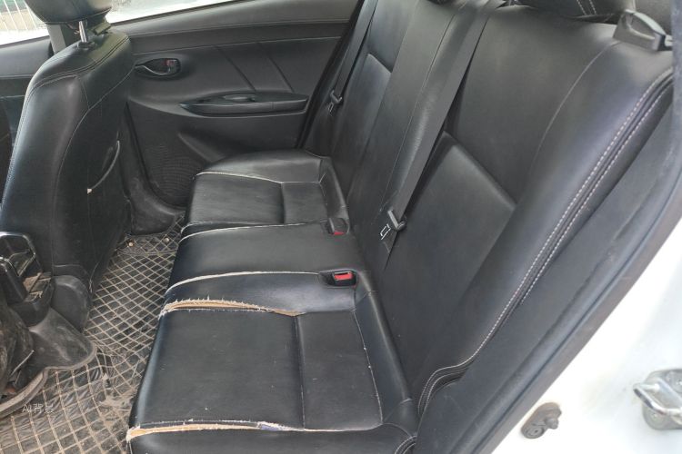 Vios 2015 immagine di auto #19