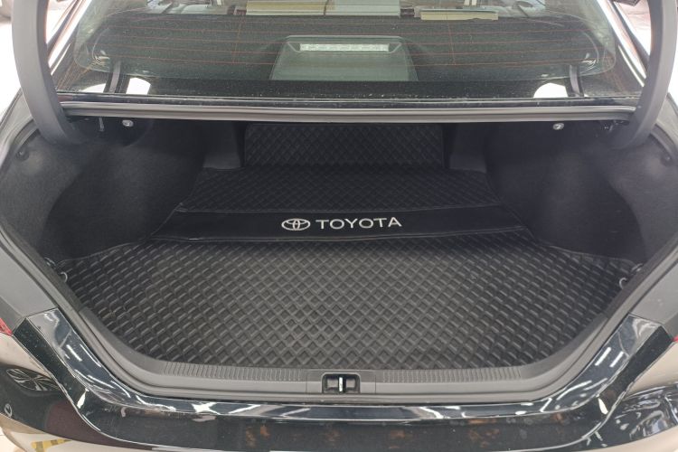 Toyota Camry 2021 car image #19