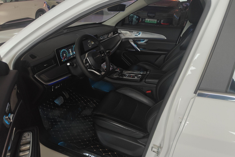 X70 PLUS 2022 car image #19