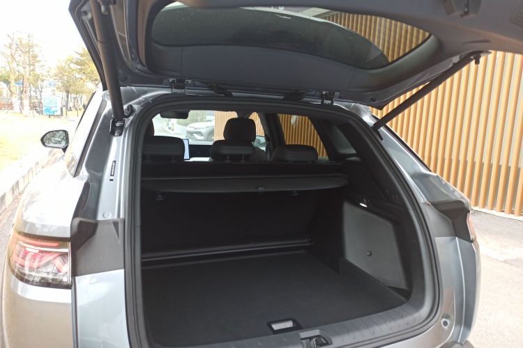 BYD SongL DM-i 2025 #19 BYD SongL DM-i 2025 car image #19