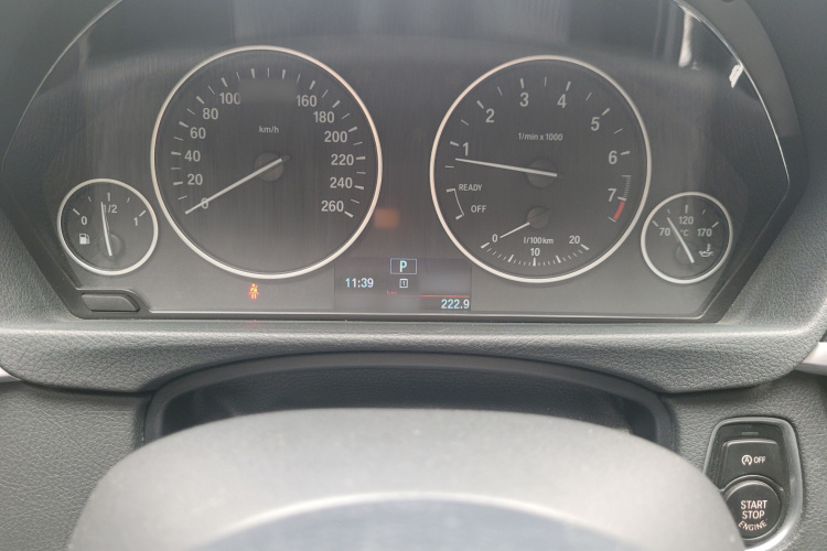 BMW 3 Series 2017 car image #19