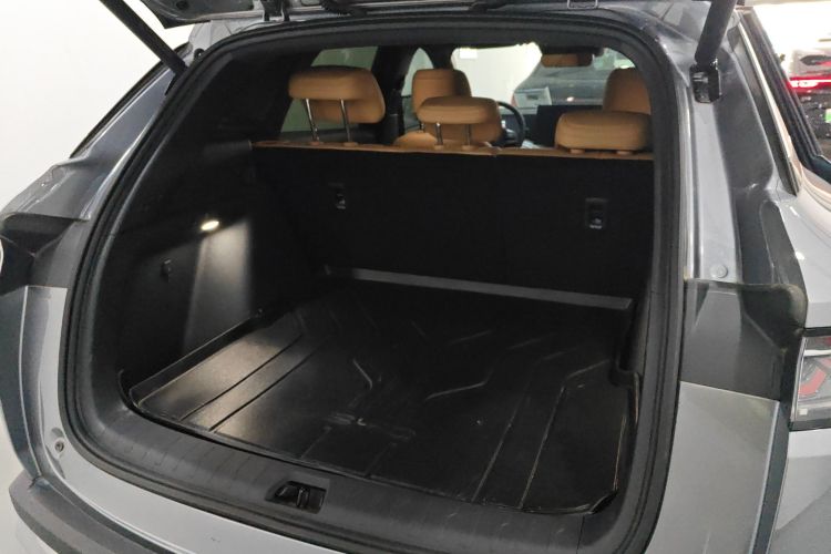 BYD SongL DM-i 2025 car image #19