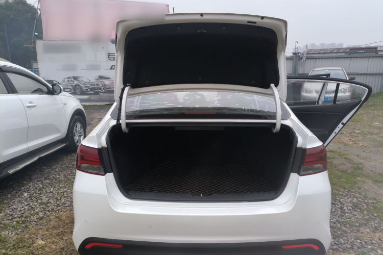 起亚 起亚K4 2018 汽车图片 #19