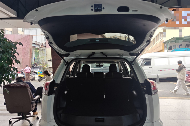 Toyota RAV4 2019 #19 Toyota RAV4 2019 car image #19