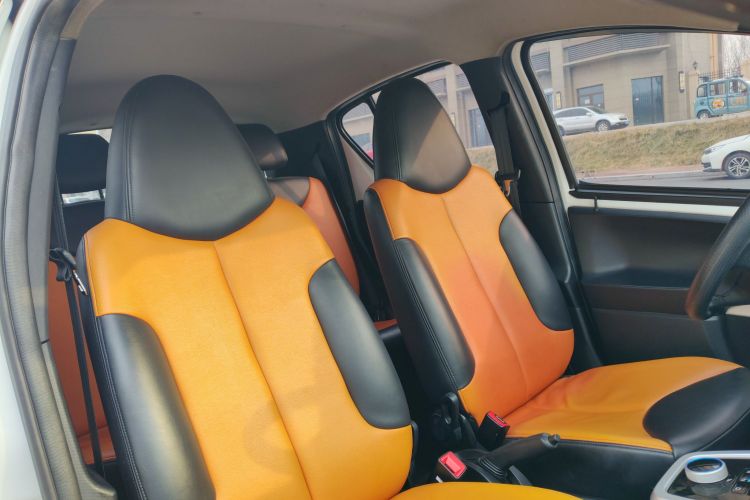 BYD e1 2020 car image #19