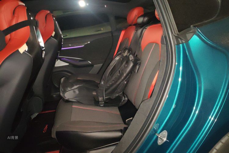 小米汽车 小米SU7 Ultra 2025 汽车图片 #19