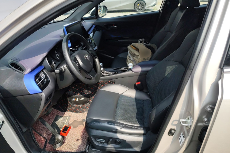 Toyota C-HR 2021 immagine di auto #19